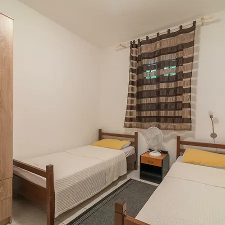 Apartment Domi *